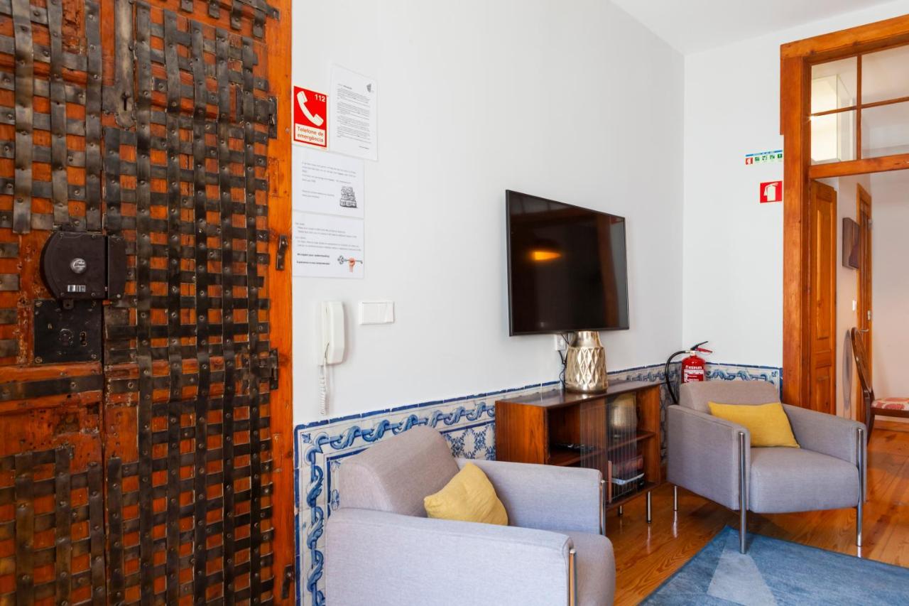 Alfama Terrace Apartment With Authentic XVIII Tiles And Historic Notes 3 Bedrooms & 2 Bathrooms Ac Lisboa Eksteriør billede