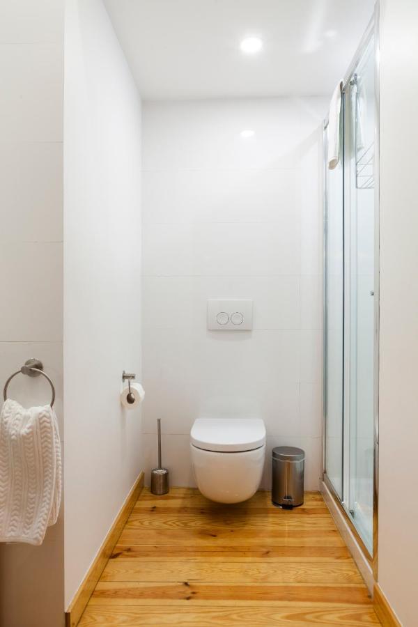Alfama Terrace Apartment With Authentic XVIII Tiles And Historic Notes 3 Bedrooms & 2 Bathrooms Ac Lisboa Eksteriør billede
