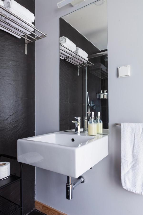 Alfama Terrace Apartment With Authentic XVIII Tiles And Historic Notes 3 Bedrooms & 2 Bathrooms Ac Lisboa Eksteriør billede