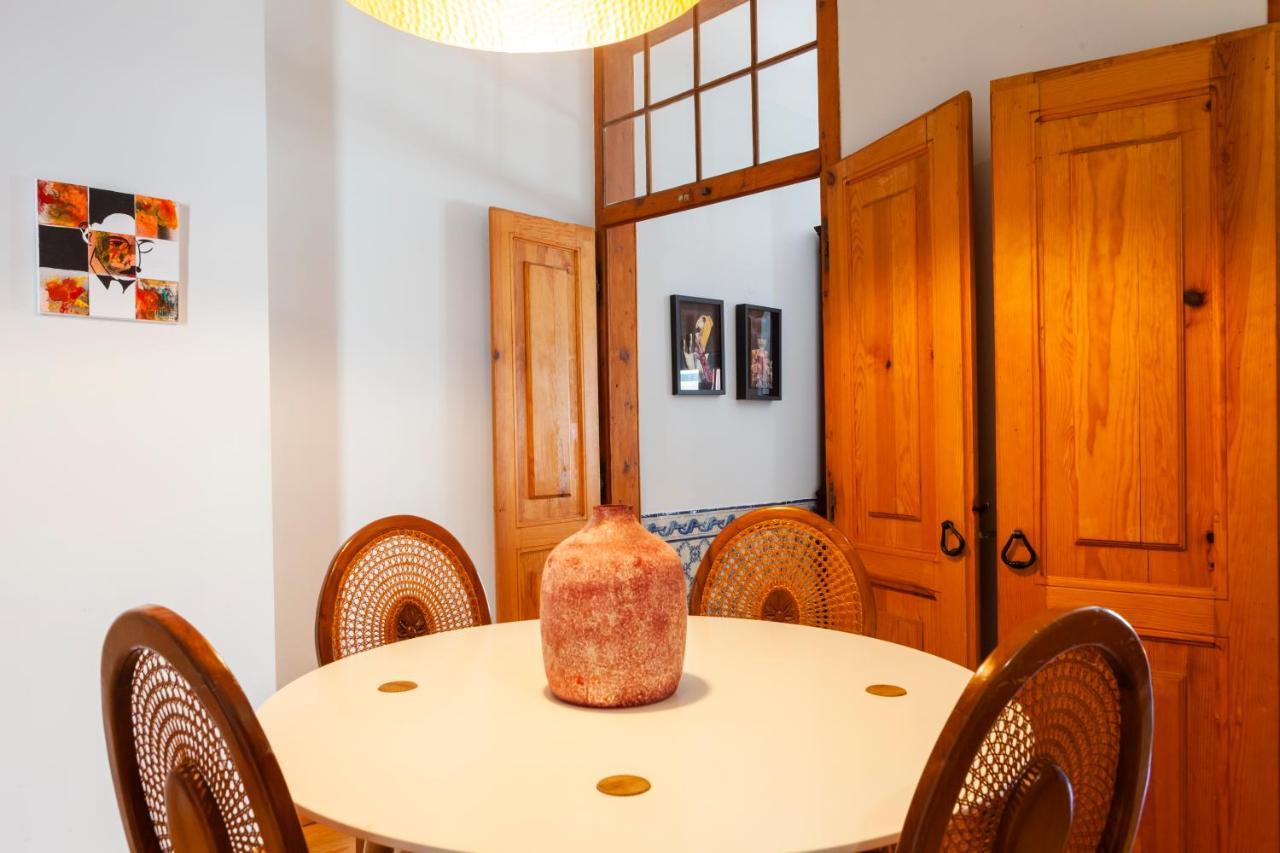 Alfama Terrace Apartment With Authentic XVIII Tiles And Historic Notes 3 Bedrooms & 2 Bathrooms Ac Lisboa Eksteriør billede